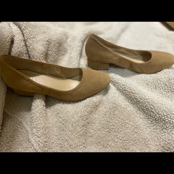 Never Been Worn Franco Sarto Suede Heels - Picture 4 of 6